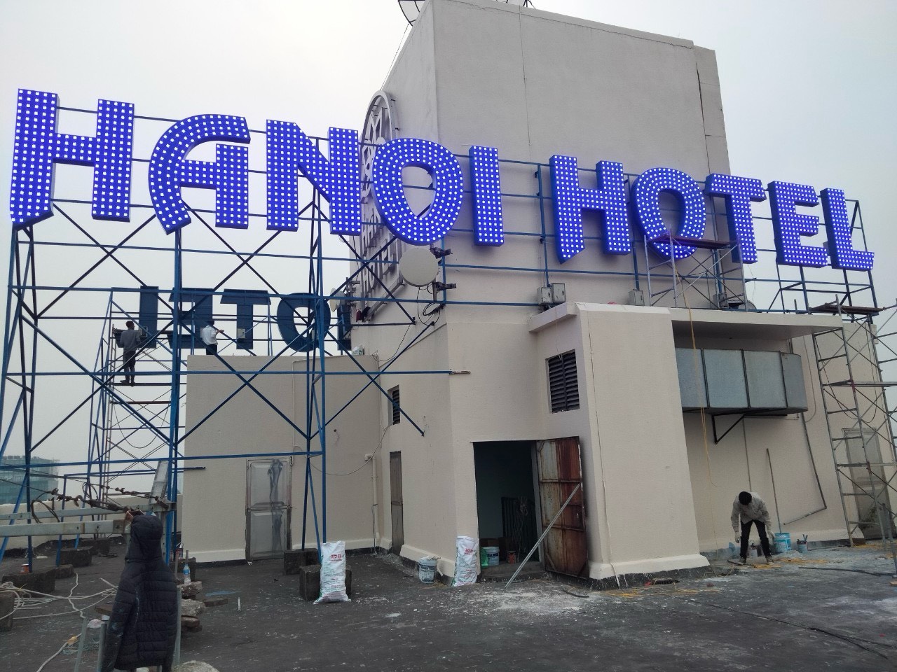 Sản xuất và thi công bảng quảng cáo giá rẻ toàn quốc Sản xuất và thi công bảng quảng cáo giá rẻ toàn quốc